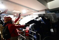 Επεισόδια μεταξύ ΜΑΤ και εποχικών πυροσβεστών στο υπουργείο Πολιτικής Προστασίας - Ένας τραυματίας