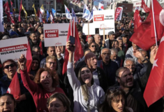 Τουρκία: Διαδηλώσεις για τη σύλληψη δημάρχου - «Απώτερος στόχος ο Ιμάμογλου», λενε οι κεμαλιστές