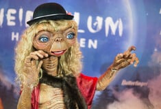 Η Χάιντι Κλουμ ντύθηκε «E.T. Ο Εξωγήινος» για το Ηalloween 