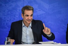 Μητσοτάκης για πλημμύρες στη Βαλένθια: Το 112 λοιδορείται αλλά σώζει ζωές