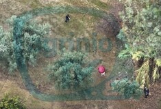 Γυναικοκτονία στο Αγρίνιο: Καρέ καρέ η στιγμή της διαπραγμάτευσης της αστυνομίας με τον δράστη