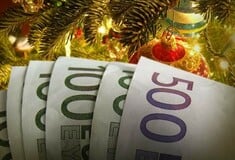 Πότε καταβάλλεται το Δώρο Χριστουγέννων και ποιοι το δικαιούνται