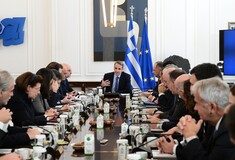 Υπουργικό Συμβούλιο: Προϋπολογισμός με 12 μειώσεις φόρων και 12 αυξήσεις αποδοχών