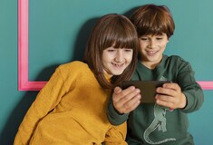 Η Αυστραλία απαγορεύει με νόμο τα social media στα παιδιά κάτω των 16 ετών