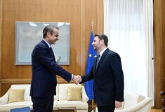 Πρώτη συνάντηση Μητσοτάκη με Ανδρουλάκη από το 2021 - Ο διάλογός τους