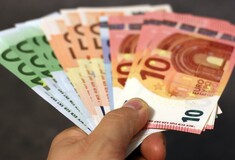 Δώρο Χριστουγέννων: Μέχρι πότε καταβάλλεται - Ποιοι το δικαιούνται