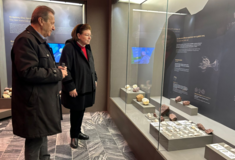 Μενδώνη για Μουσείο των Πετραλώνων: Μείζον πολιτιστικό αγαθό και αναπτυξιακός πόλος για τη Χαλκιδική