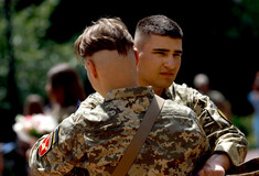 Υποχρεωτική στράτευση 18χρονων αποφασίζει η Ουκρανία 