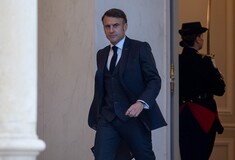 Κρίση στη Γαλλία: Μάλλον αύριο θα ανακοινώσει νέο πρωθυπουργό ο Μακρόν