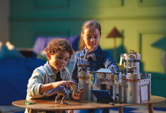 Τα παιχνίδια της Playmobil είναι εδώ και 50 χρόνια το δώρο που θέλει κάθε παιδί 