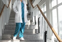 Μαρτυρία γιατρού στη LiFO: Γιατί ζήτησα διαγραφή μετά από έξι χρόνια αναμονής στη λίστα ειδικότητας