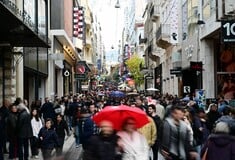 Εορταστικό ωράριο: Ανοιχτά σήμερα τα καταστήματα