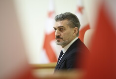 Γεωργία: Ο αμφιλεγόμενος πρόεδρος της Γεωργίας αναλαμβάνει καθήκοντα μέσα σε κύμα διαδηλώσεων