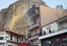 Φωτιά στην Καλαμπάκα: Νεκρός ο ιδιοκτήτης του ξενοδοχείου - Πήδηξε από μπαλκόνι
