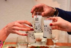 Τουρκία: Δεκάδες νεκροί από νοθευμένο ρακί πυροδοτούν συζήτηση για τον φόρο στο αλκοόλ