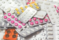 Άμεσα μέτρα για την διανομή φαρμάκων του ΕΟΠΥΥ μετά το φιάσκο με το κλειστό φαρμακείο
