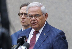 ΗΠΑ: Απορρίφθηκε η έφεση του Μπομπ Μενέντεζ κατά της καταδικαστικής απόφασης εις βάρους του