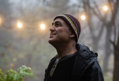 «Αν σταθείς ήσυχος στο δάσος, θ' ακούσεις τους ψιθύρους των δέντρων»