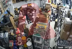 Σεισμός στην Εύβοια: Η στιγμή της δόνησης σε βίντεο