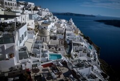 «Πιθανώς υπερβολή τα κλειστά σχολεία» - Καθησυχαστικός ο δήμαρχος Σαντορίνης για τους σεισμούς