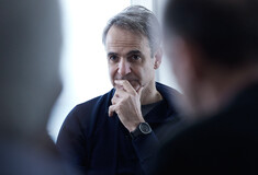 Μητσοτάκης από Σαντορίνη: «Ευχόμαστε να μην υπάρξει μεγαλύτερος σεισμός»