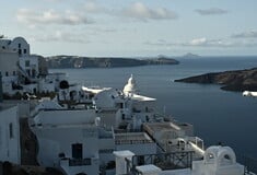 Σεισμοί σε Σαντορίνη - Αμοργό: «Θα κάνει σεισμούς μέχρι το Πάσχα»