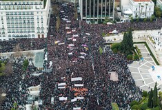 Tέμπη, δύο χρόνια μετά: Live οι μαζικές συγκεντρώσεις σε όλη την Ελλάδα