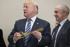 Ο Τραμπ λέει ότι θα κόψει τη χρηματοδότηση στα πανεπιστήμια που επιτρέπουν «παράνομες διαμαρτυρίες»