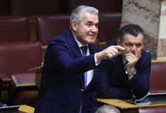 Πρόταση δυσπιστίας: Σύσσωμη καταδίκη για το σεξιστικό σχόλιο του Δημήτρη Κυριαζίδη