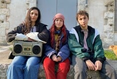Μια νέα παράσταση χαρτογραφεί το χάσμα μεταξύ γενιάς Z και γενιάς X