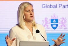 ΔΟΕ: Νέα πρόεδρος η Κίρστι Κόβεντρι - Η πρώτη γυναίκα επικεφαλής της Επιτροπής