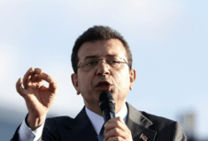 Απορρίπτει τις κατηγορίες περί διαφθοράς ο Ιμάμογλου – Χιλιάδες διαδηλώνουν σε όλη την Τουρκία