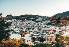 Ρόδος: Μηχανικός με άνοια εμφανιζόταν ως «υπογράφων» στις παράνομες άδειες δόμησης