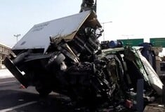 Τροχαίο στον Κηφισό: Σφοδρή σύγκρουση νταλίκας με δύο ΙΧ 