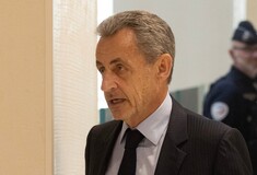 Σαρκοζί: Φυλάκιση 7 ετών και πρόστιμο μαμούθ προτείνει η εισαγγελία για τη χρηματοδότηση από τον Καντάφι