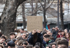 «Απαιτούμε Δικαιοσύνη»: Συλλαλητήριο για τα Τέμπη στην Κατερίνη - Συμμετείχαν 16 οικογένειες θυμάτων 