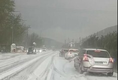 Κακοκαιρία: Σφοδρή χαλαζόπτωση στην Αγία Ελεούσα Μεσολογγίου