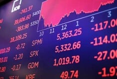 Δασμοί Τραμπ: Οι παγκόσμιες αγορές και το δολάριο υφίστανται τις χειρότερες απώλειες από το 2022