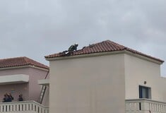 Κακοκαιρία στα Χανιά: Φωτιά σε ξενοδοχείο από κεραυνό