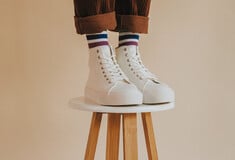 ΕΠΕΞ Φθαρμένα vs καθαρά sneakers: Το πιο φιλικό ματς στην ιστορία της μόδας
