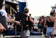 Ακτοπλοϊκά εισιτήρια: Τι σημαίνει η μείωση των λιμενικών τελών κατά 50% 