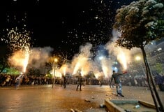 Πάσχα χωρίς επικίνδυνα (και θορυβώδη) πυροτεχνήματα στην Ελλάδα γίνεται;