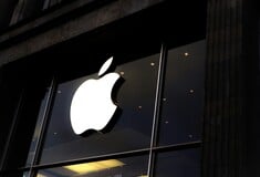 Η Apple μεταφέρει 600 τόνους iPhones από την Ινδία «για να καταπολεμήσουν» τους δασμούς