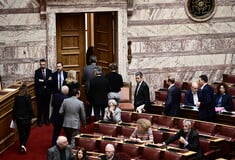 Βουλή: Ένταση για το πόρισμα της προανακριτικής Τριαντόπουλου - Αποχώρησε ο ΣΥΡΙΖΑ από τη διαδικασία