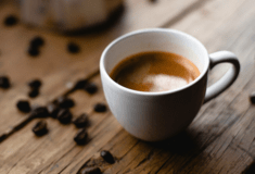 «Ο espresso στα €4,5 δοκιμάζει την υπομονή των καταναλωτών» προειδοποιεί κορυφαία εταιρεία καφέ