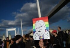 Στα βήματα του Πούτιν ο Όρμπαν: Υπερψηφίστηκε η ομοφοβική τροπολογία - Τι προβλέπει