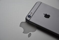 Με τη βοήθεια των δασμών του Τραμπ η Apple αποφεύγει τη μεγαλύτερη κρίση της μετά την πανδημία
