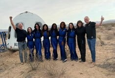 Εκτοξεύθηκε η γυναικεία αποστολή της Blue Origin με Κέιτι Πέρι και Λορίν Σάντσεθ