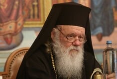 Εγκώμια Ιερώνυμου για τον Τραμπ στο ακροδεξιό Breitbard