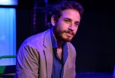 «Δεν σιωπούμε» γράφει ο Τούρκος ηθοποιός που ακύρωσε εμφάνισή του σε ελληνικό θέατρο λόγω απαγόρευσης Ερντογάν